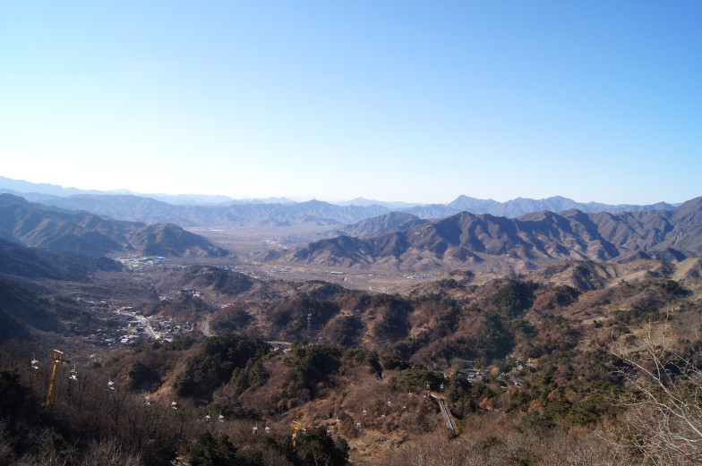 Peking Ausflugstipp Chinesische Mauer mit Blick auf Gebirge 