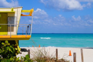 Sightseeing Tipp Miami Beach Sandstrand und blaues Wasser 