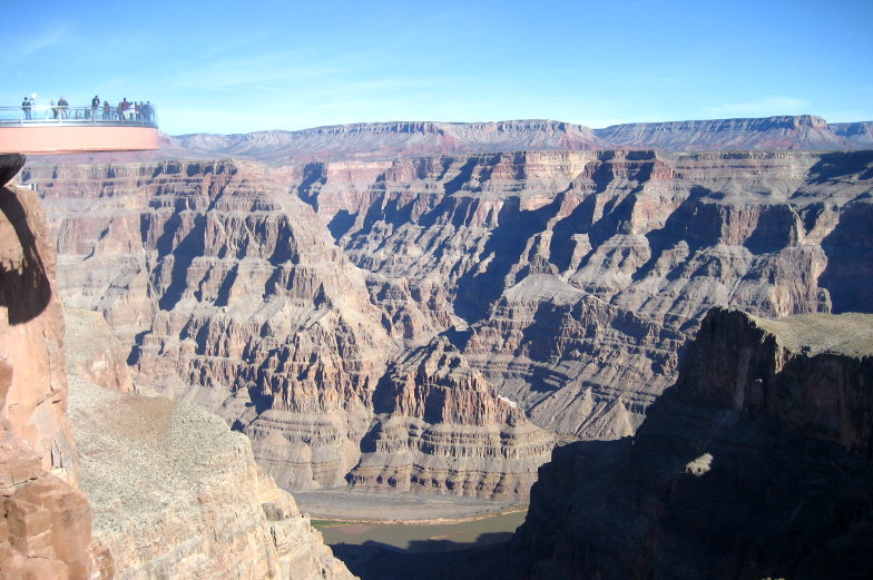 Am Eagle Point kannst du den Grand Canyon mit dem Skywalk Glasboden bewundern