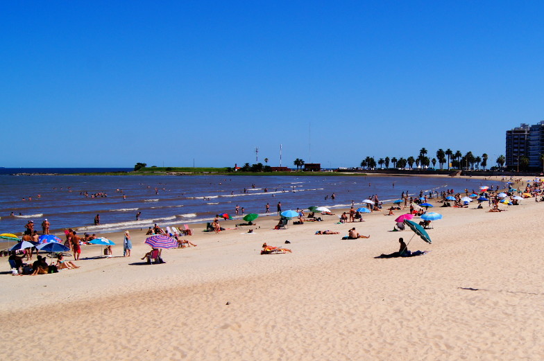 Sandstrand im Stadtteil Pocitos in Montevideo