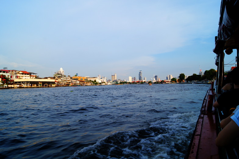 Tipp mit dem Longtailboot in die Altstadt von Bangkok fahren