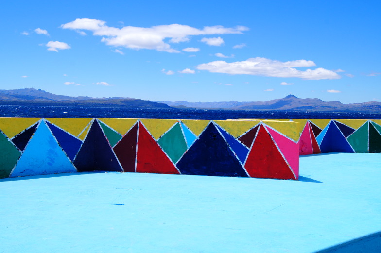 Tolles Fotomotiv in Bariloche bunte Mauer am See