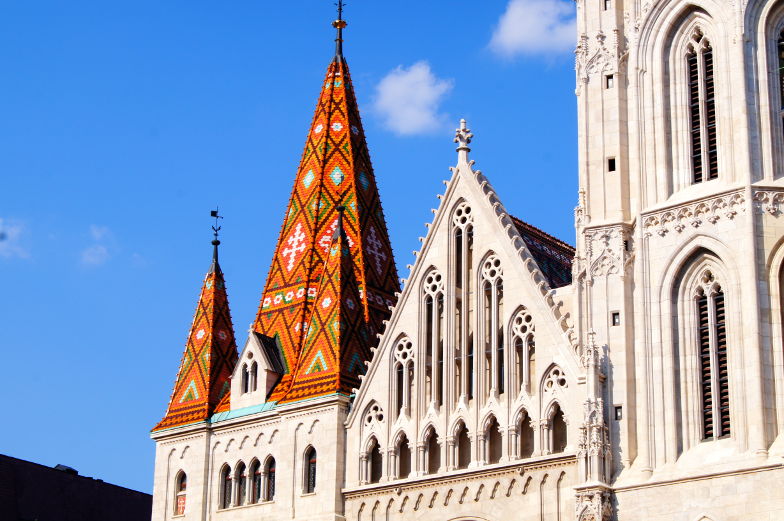 Insidertipps Matthiaskirche buntes Dach Budapest