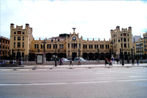 Valencia Zug fahren vom Nordbahnhof