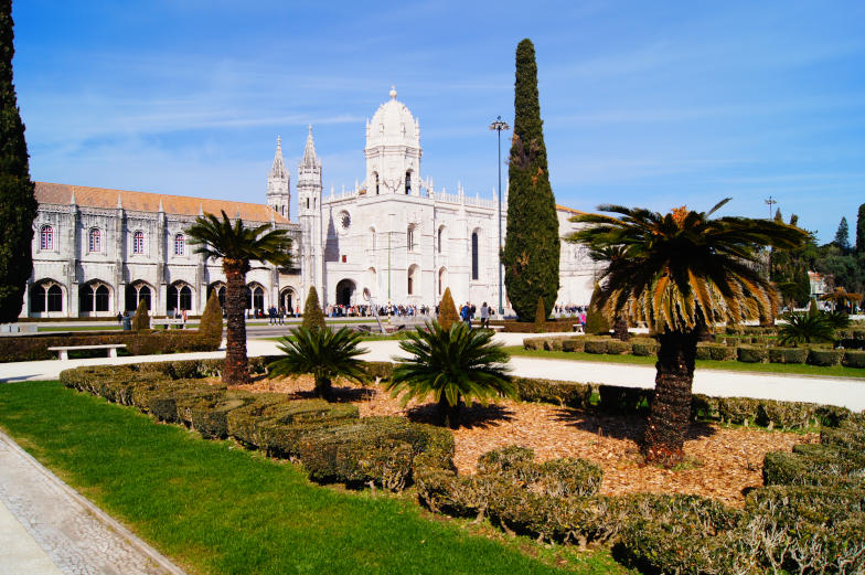 Besuche die Klosterkirche in Lissabon