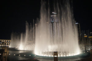 Die Dubai Fountains sind größer als die Bellagio Fountains 