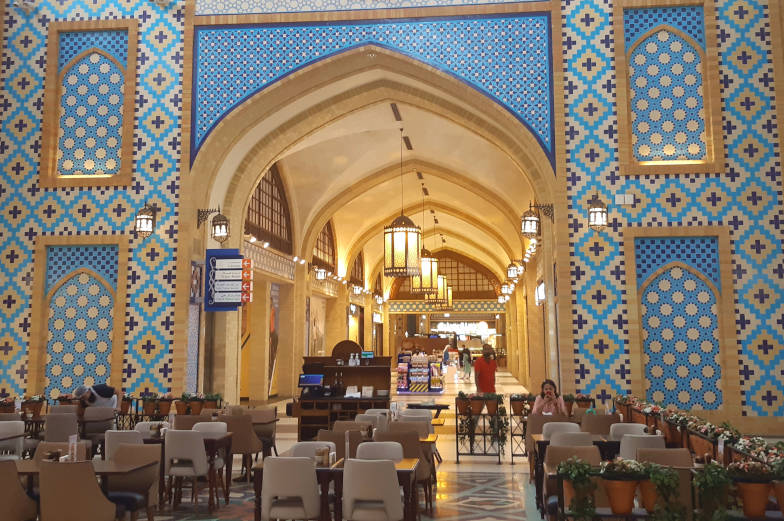 Erkunde die Ibn Battuta Mall in Dubai