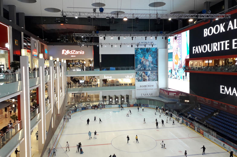 Schlittschuh laufen in Dubai