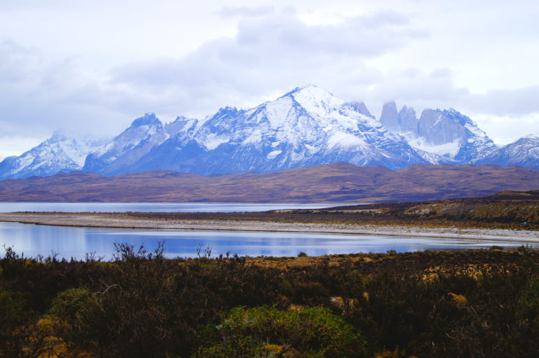 Lago Sarmiento gute Lage zum uebernachten im Torres del Paine Nationalpark 