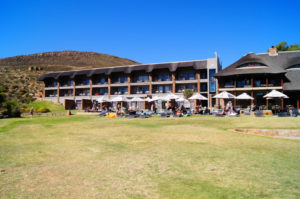 Aquila Game Reserve Hotelzimmer mit Blick ins Reservat