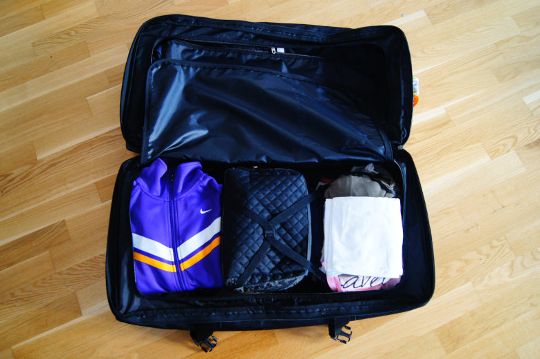 Eastpak Tranverz Reisetasche im gepackten Zustand