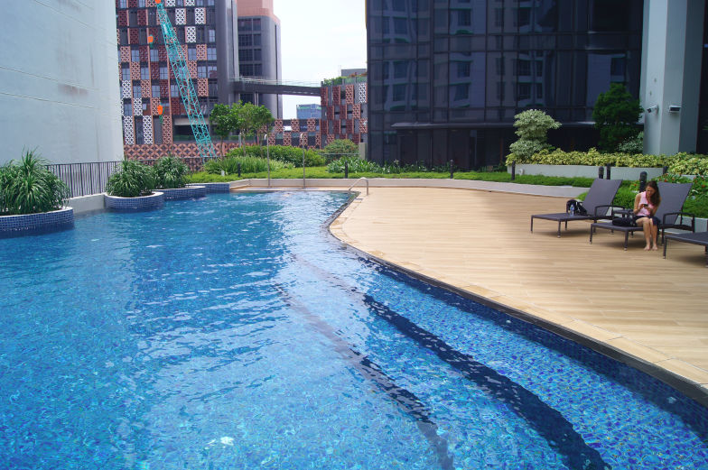 Außenpool vom MI Rochor Singapur