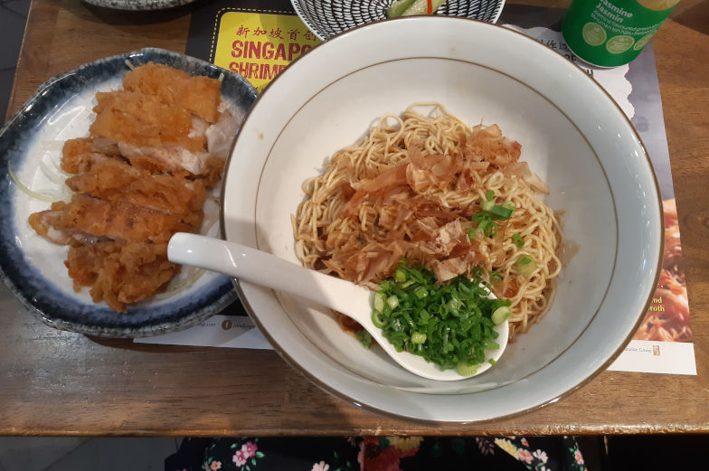 Ramen essen in Singapur