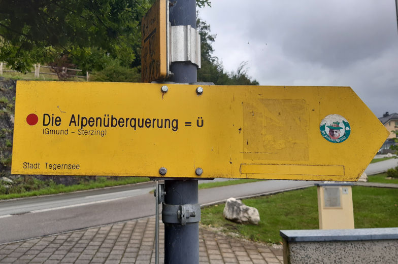 Der Wegweiser der ersten Etappe on Gmund nach Kreuth