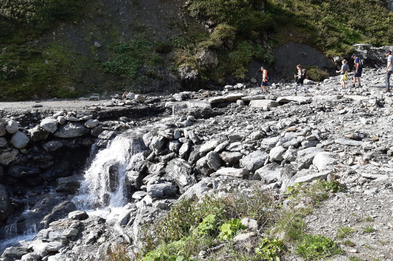 Wasserfall überqueren von Hochfügen nach Mayrhofen fünfte Etppe Alpenüberquerung