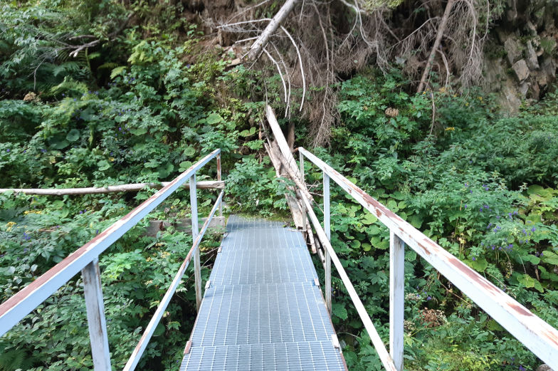 Brücke im Pfitschtal sechste Etappe der Alpenüberquerung
