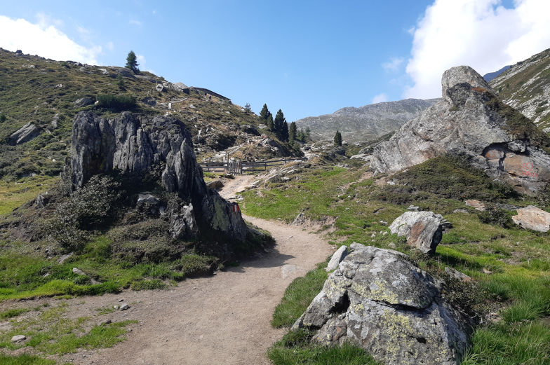 Schöne Wanderung vom Shlegeisspeicher nach Pfitsch sechste Etappe Alpenüberquerung
