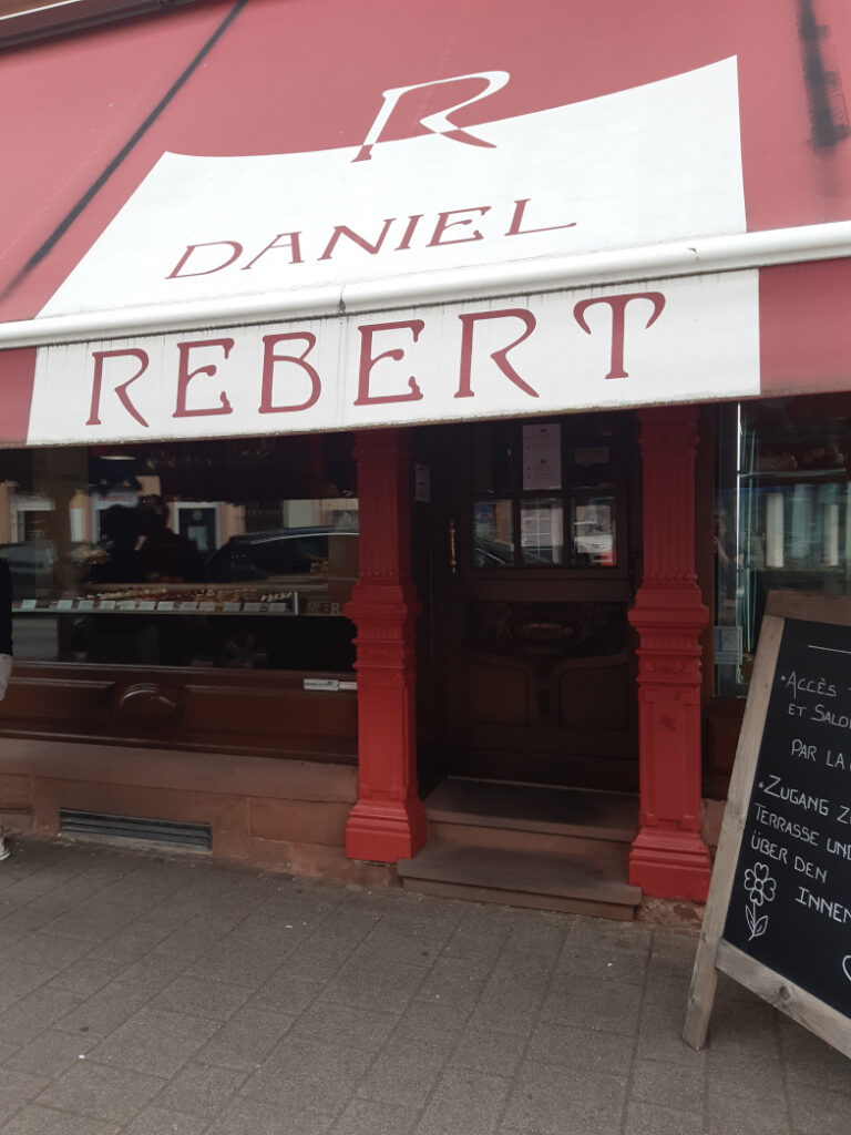 Patisserie Daniel Rebert in Wissembourg im Elsass – Reiseblicke Mai 2026