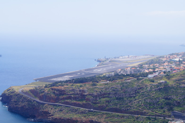Flughafen Madeira aus der Luft bei Discover Airlines